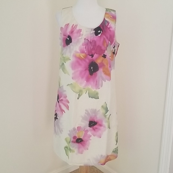 LOFT Dresses & Skirts - LOFT Size 12 cream floral sleeveless dress